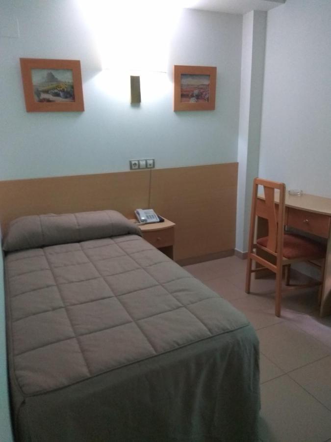 Hostal El Arco Мехорада-дель-Кампо Экстерьер фото