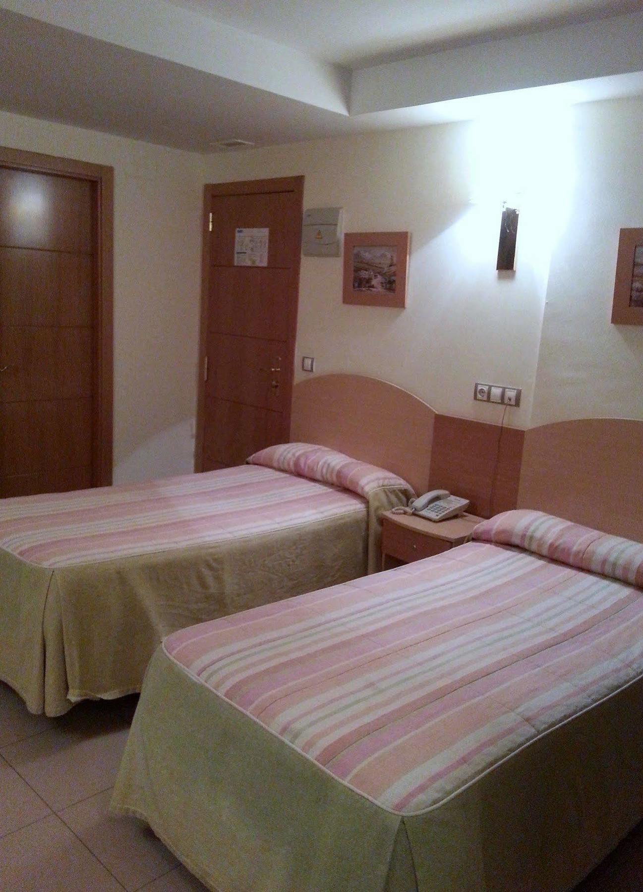 Hostal El Arco Мехорада-дель-Кампо Экстерьер фото