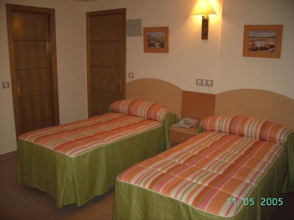 Hostal El Arco Мехорада-дель-Кампо Экстерьер фото